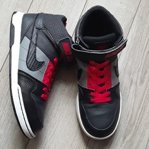 Nike SB sneakers black red grey